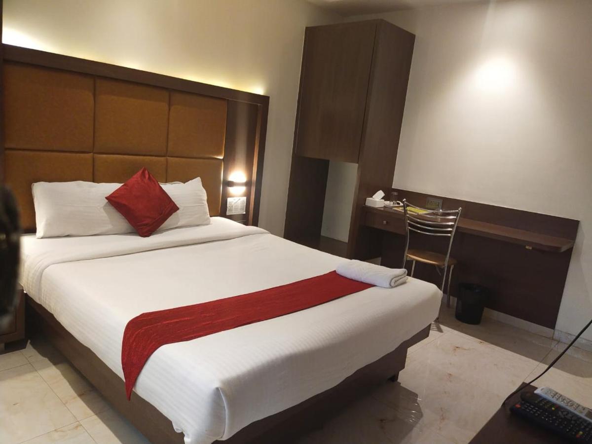 Hotel Monarch Express Near Karnala Sports Academy Panvel,나비뭄바이 외부 사진