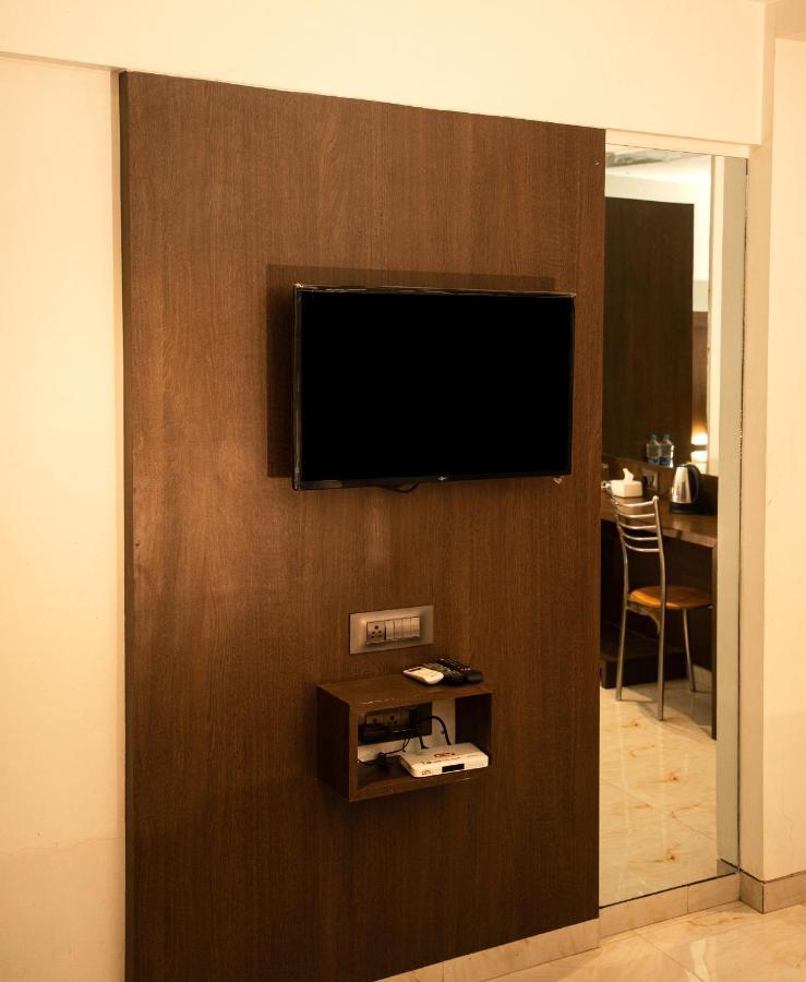 Hotel Monarch Express Near Karnala Sports Academy Panvel,나비뭄바이 외부 사진