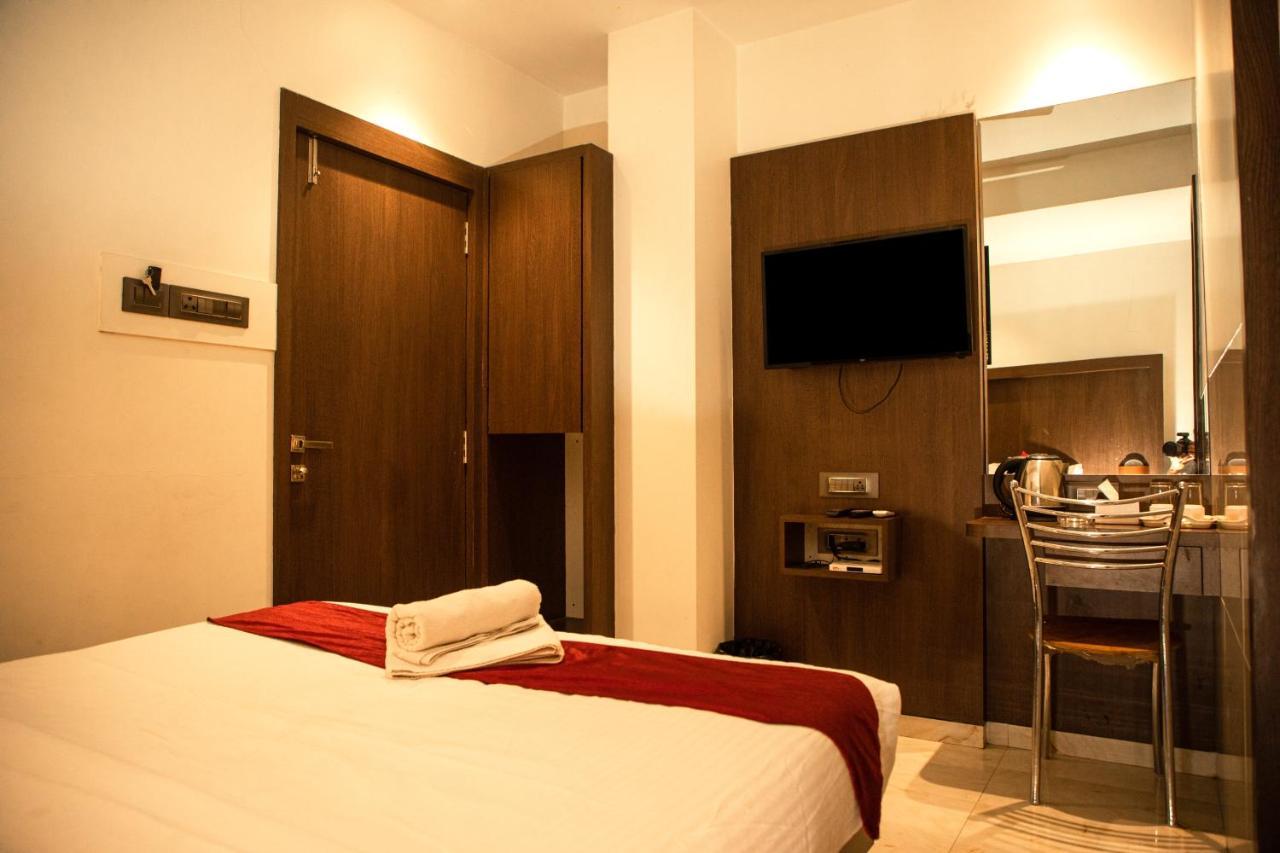 Hotel Monarch Express Near Karnala Sports Academy Panvel,나비뭄바이 외부 사진